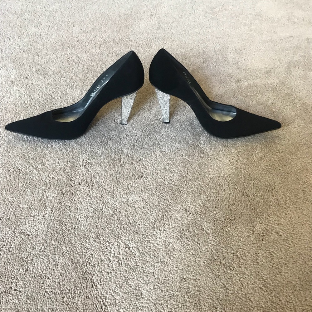 Vintage Stuart Weitzman jeweled heel pump 6.5